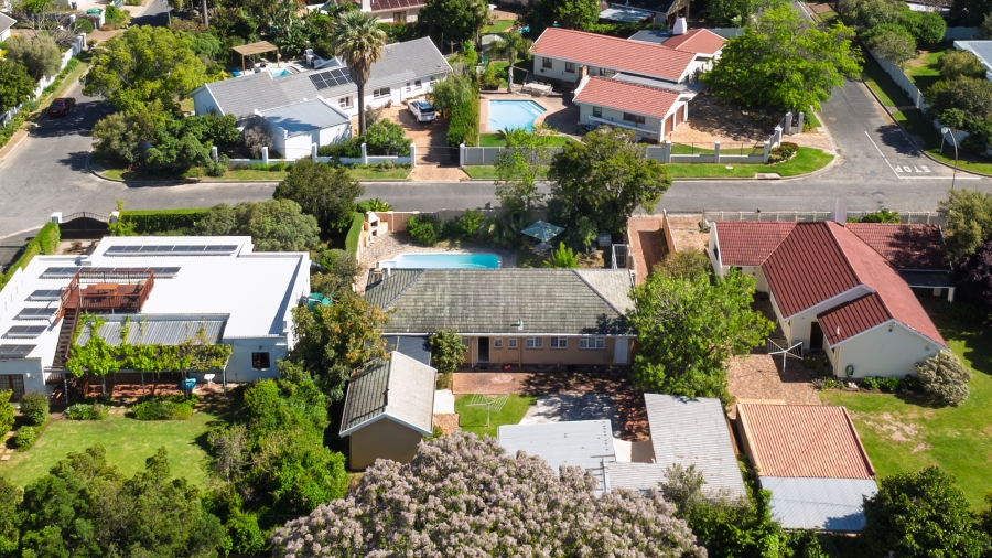 4 Bedroom Property for Sale in Morningside Western Cape